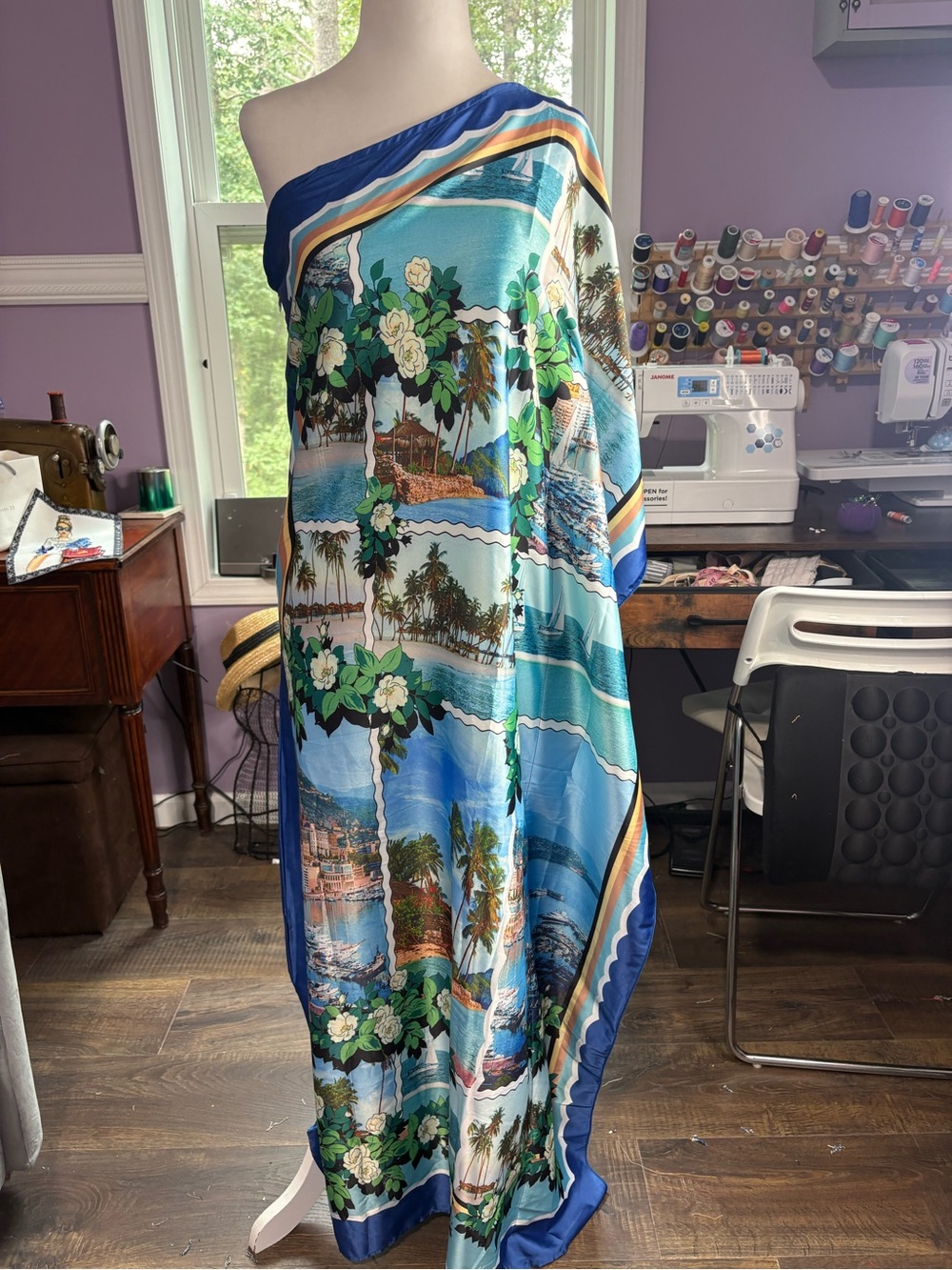 Dress - Picture 3 of 4